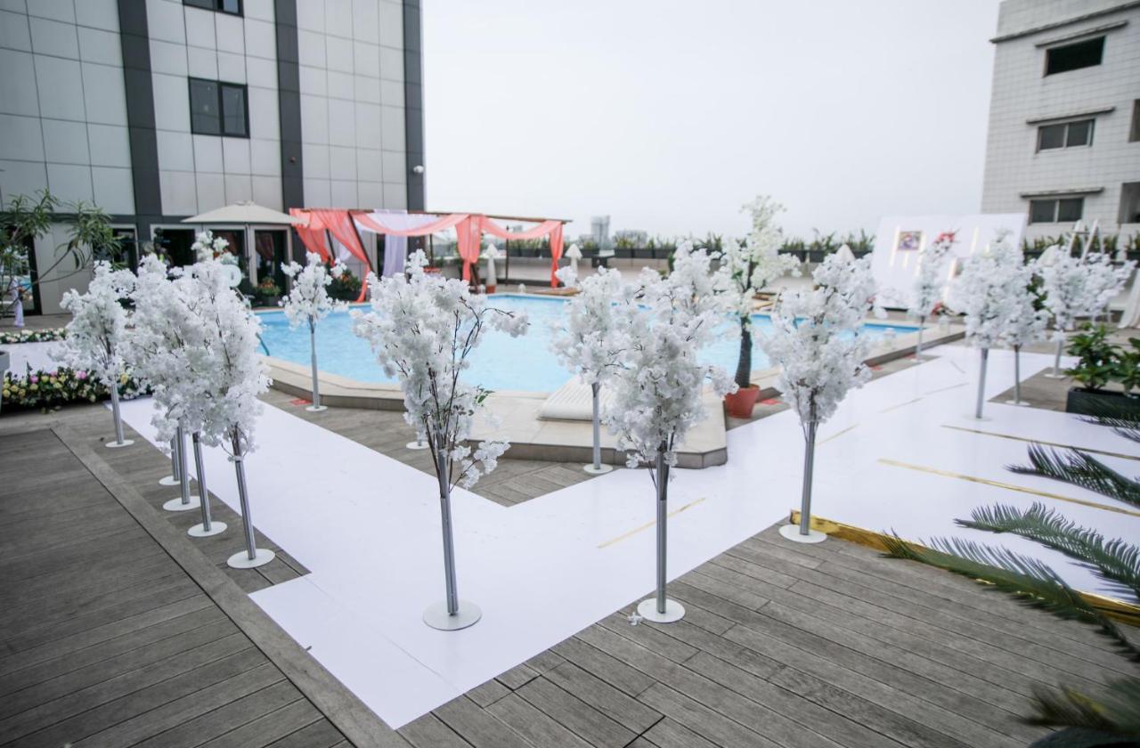 Krystal Palace Douala Eksteriør bilde