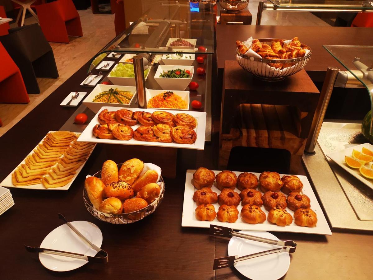 Krystal Palace Douala Eksteriør bilde