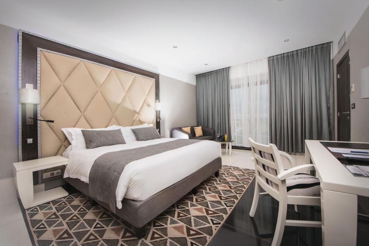 Krystal Palace Douala Eksteriør bilde