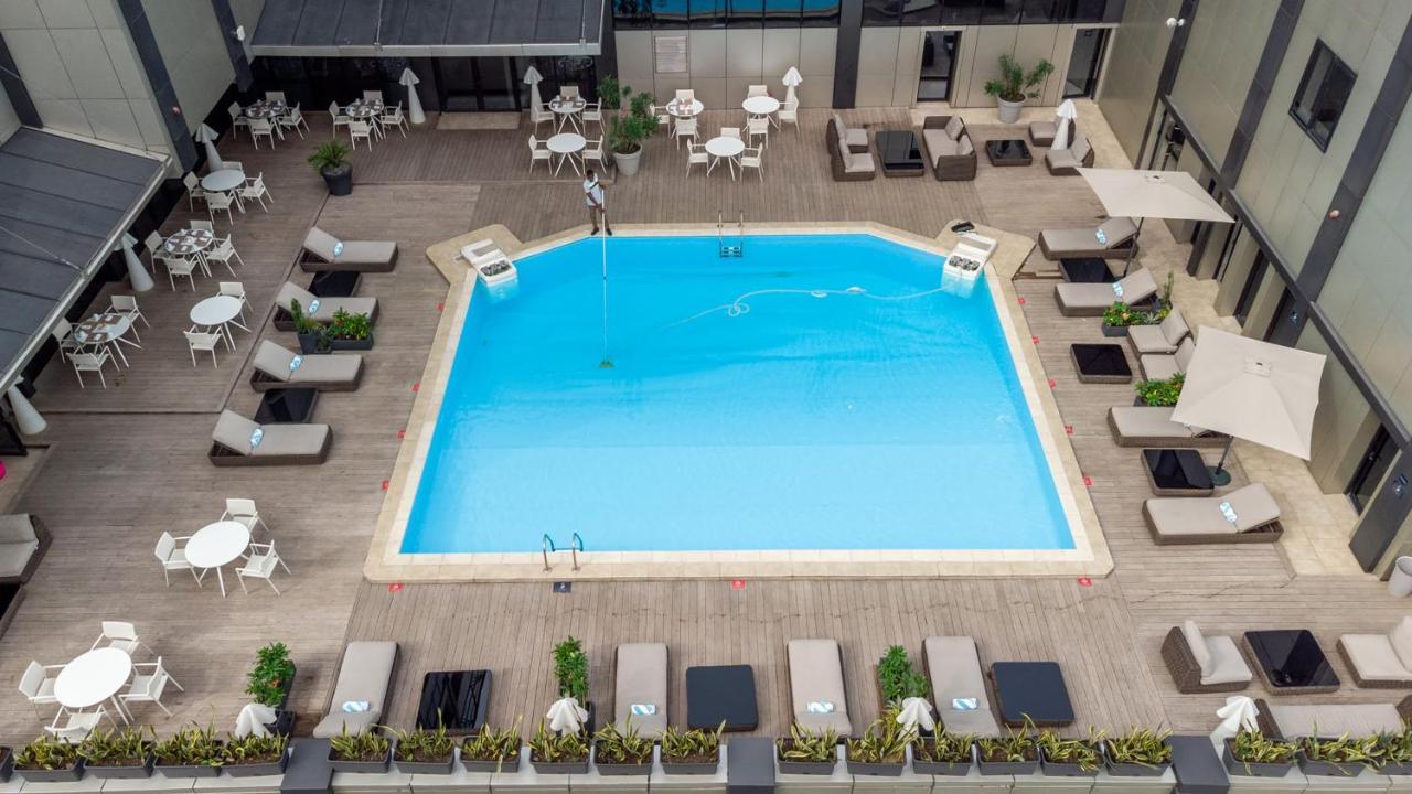 Krystal Palace Douala Eksteriør bilde