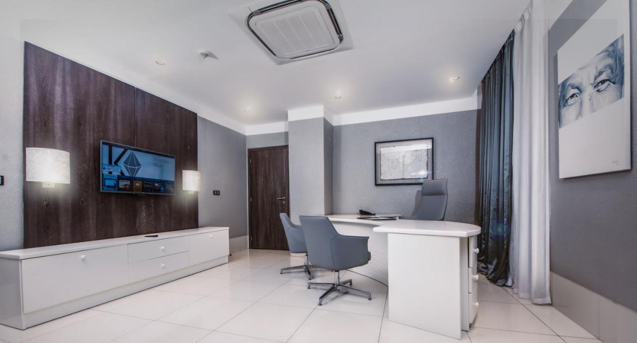 Krystal Palace Douala Eksteriør bilde