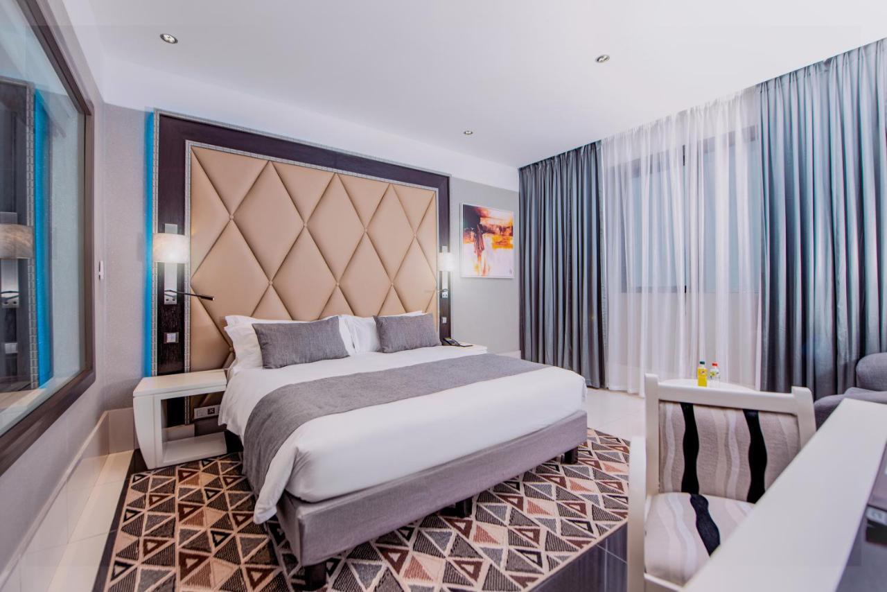 Krystal Palace Douala Eksteriør bilde